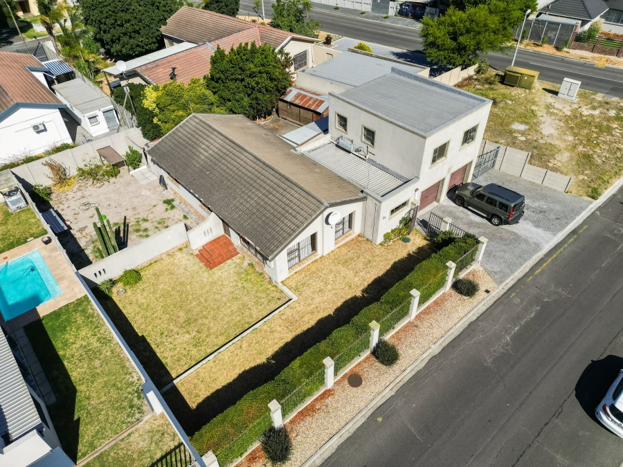 5 Bedroom Property for Sale in Protea Heights Western Cape